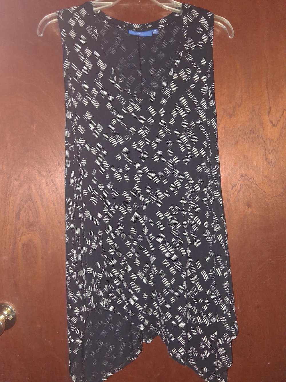 Apt. 9 Black Sleeveless Swing Top with White Diamond Print